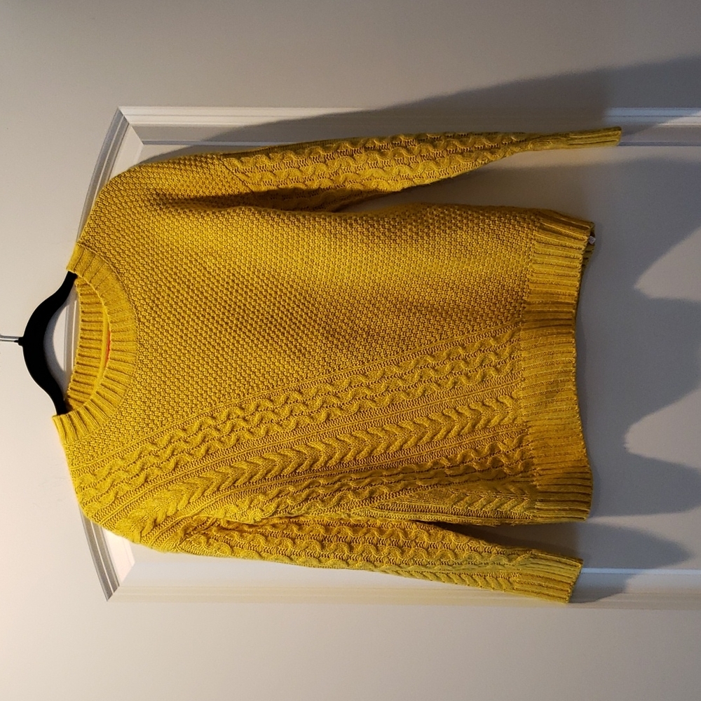 Yellow sweater
